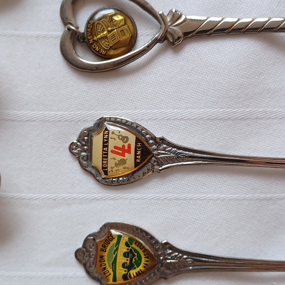 Vintage American Motif Collector Spoons- Set of 16 - Picture 13 of 16